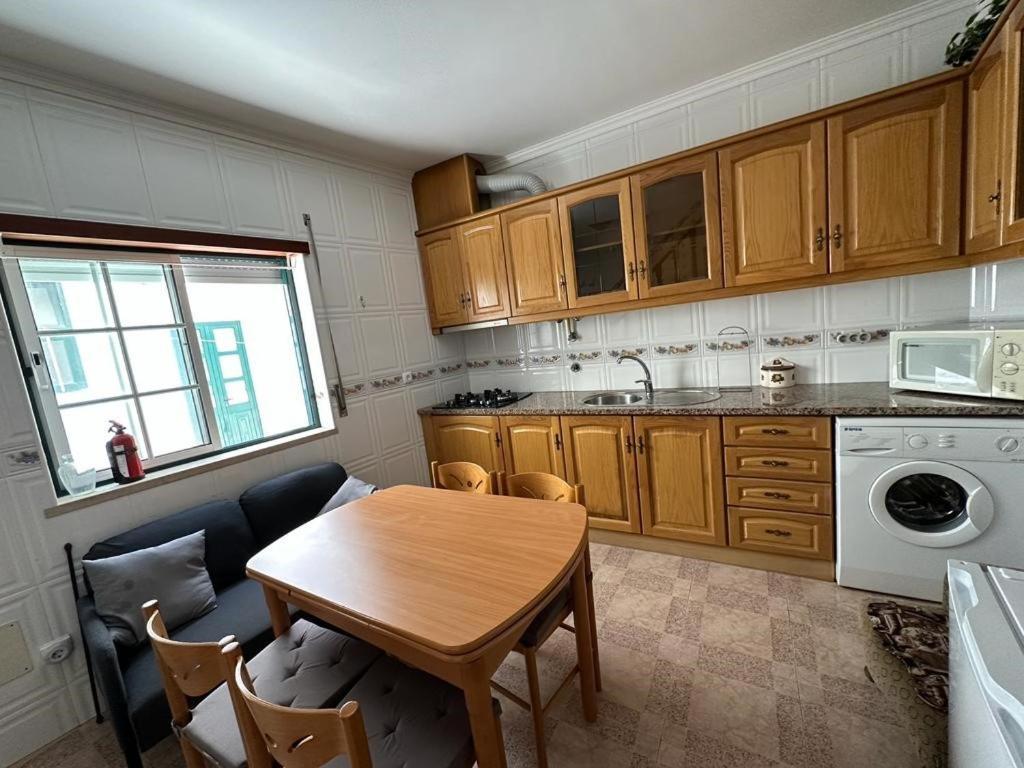 100 Meters From The Beach! Rua Da Regeneracao Nazare Exterior photo